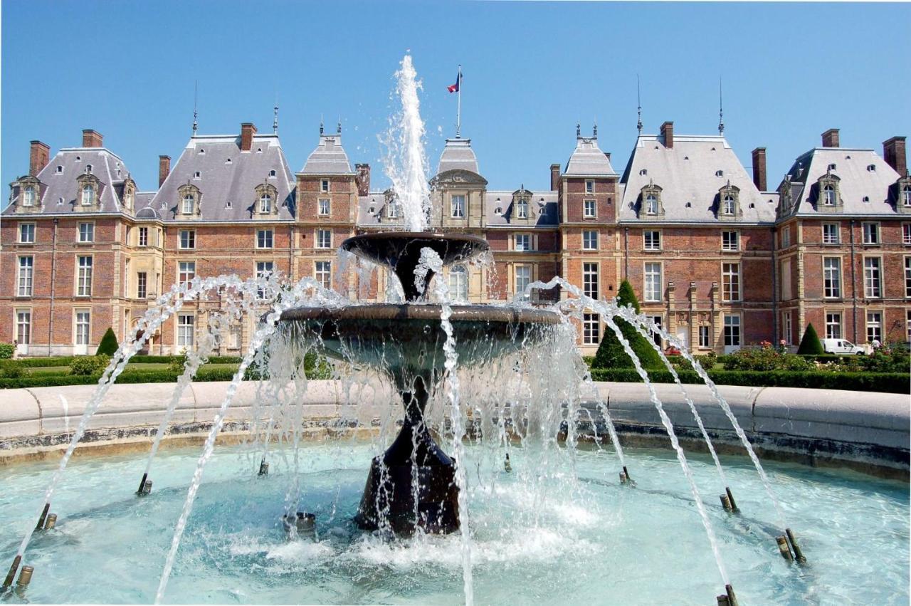 La Verriere. Les Locations Isahora C'Est Aussi Plusieurs Appart' De Standing A 2 Pas Du Chateau D'Eu, Des Falaises Du Treport, De Mers Les Bains Et Aux Portes De La Baie De Somme Eu (Seine-Maritime) Eksteriør billede