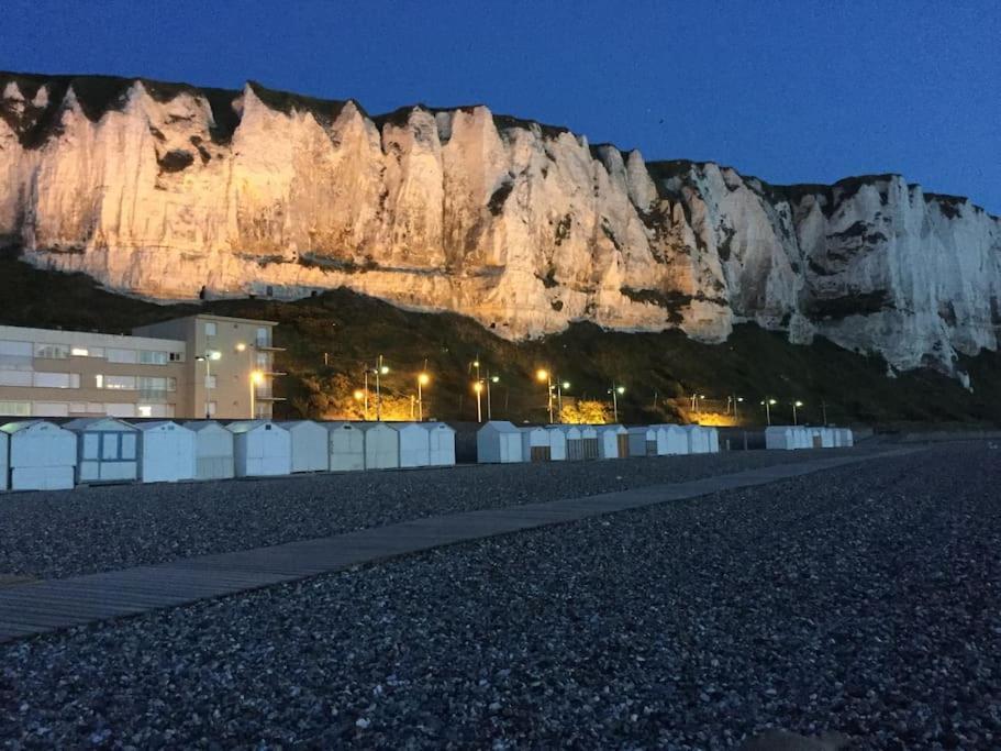 La Verriere. Les Locations Isahora C'Est Aussi Plusieurs Appart' De Standing A 2 Pas Du Chateau D'Eu, Des Falaises Du Treport, De Mers Les Bains Et Aux Portes De La Baie De Somme Eu (Seine-Maritime) Eksteriør billede